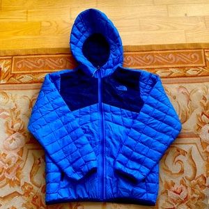 North Face Reversible jacket for boys Medium size (10-12) in great condition.